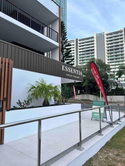 New Living In Surfers Paradise