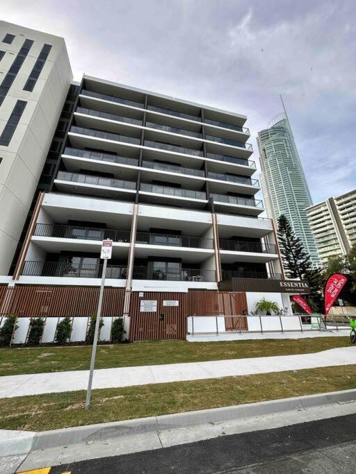 New Living In Surfers Paradise * Gold Coast