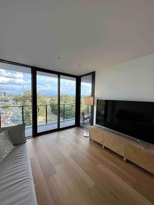 Apartment New Living In Surfers Paradise Gold Coast